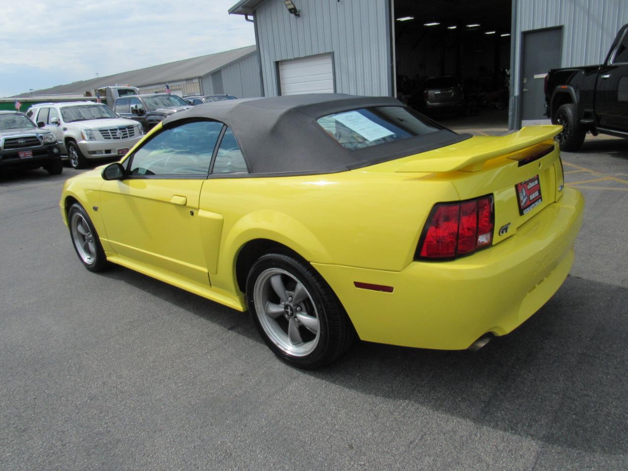 Ford Mustang 2dr Convertible GT Deluxe 2001