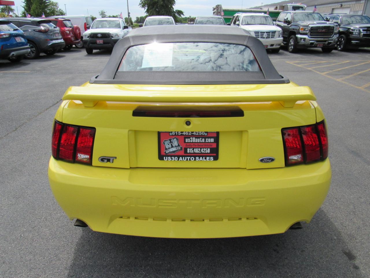 Ford Mustang 2dr Convertible GT Deluxe 2001