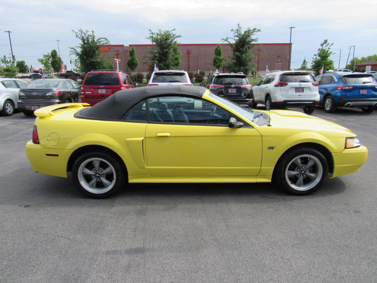 Ford Mustang 2dr Convertible GT Deluxe 2001