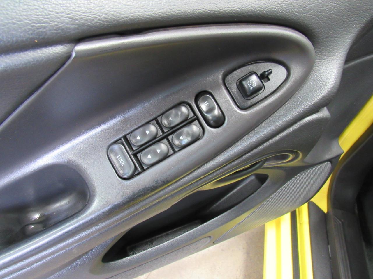 Ford Mustang 2dr Convertible GT Deluxe 2001