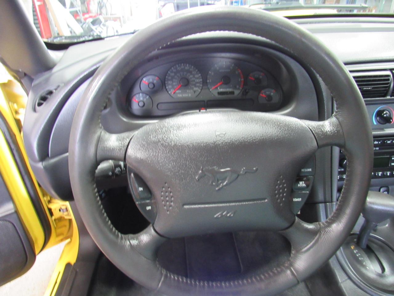 Ford Mustang 2dr Convertible GT Deluxe 2001