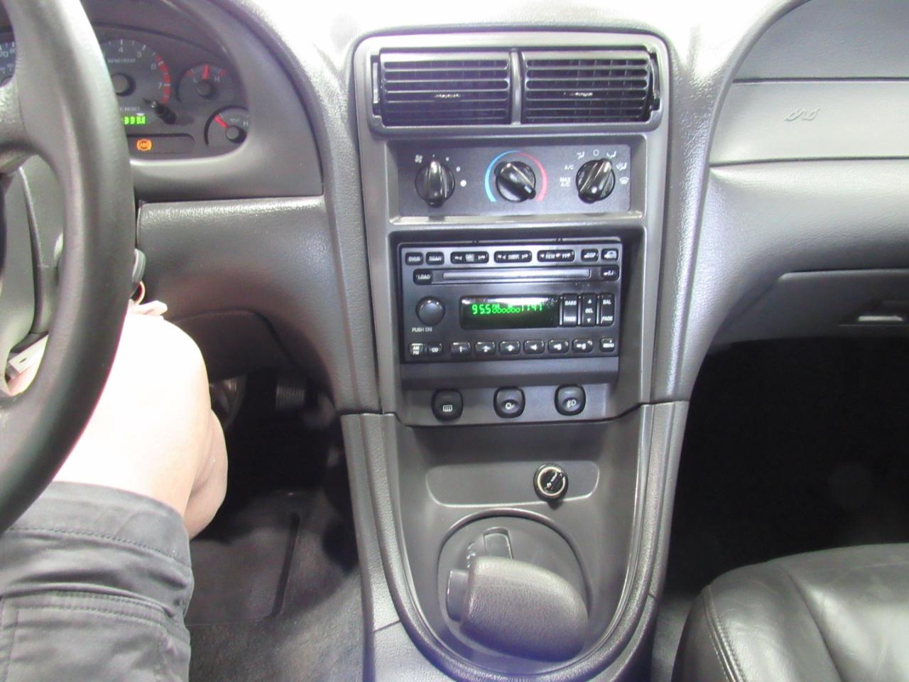 Ford Mustang 2dr Convertible GT Deluxe 2001