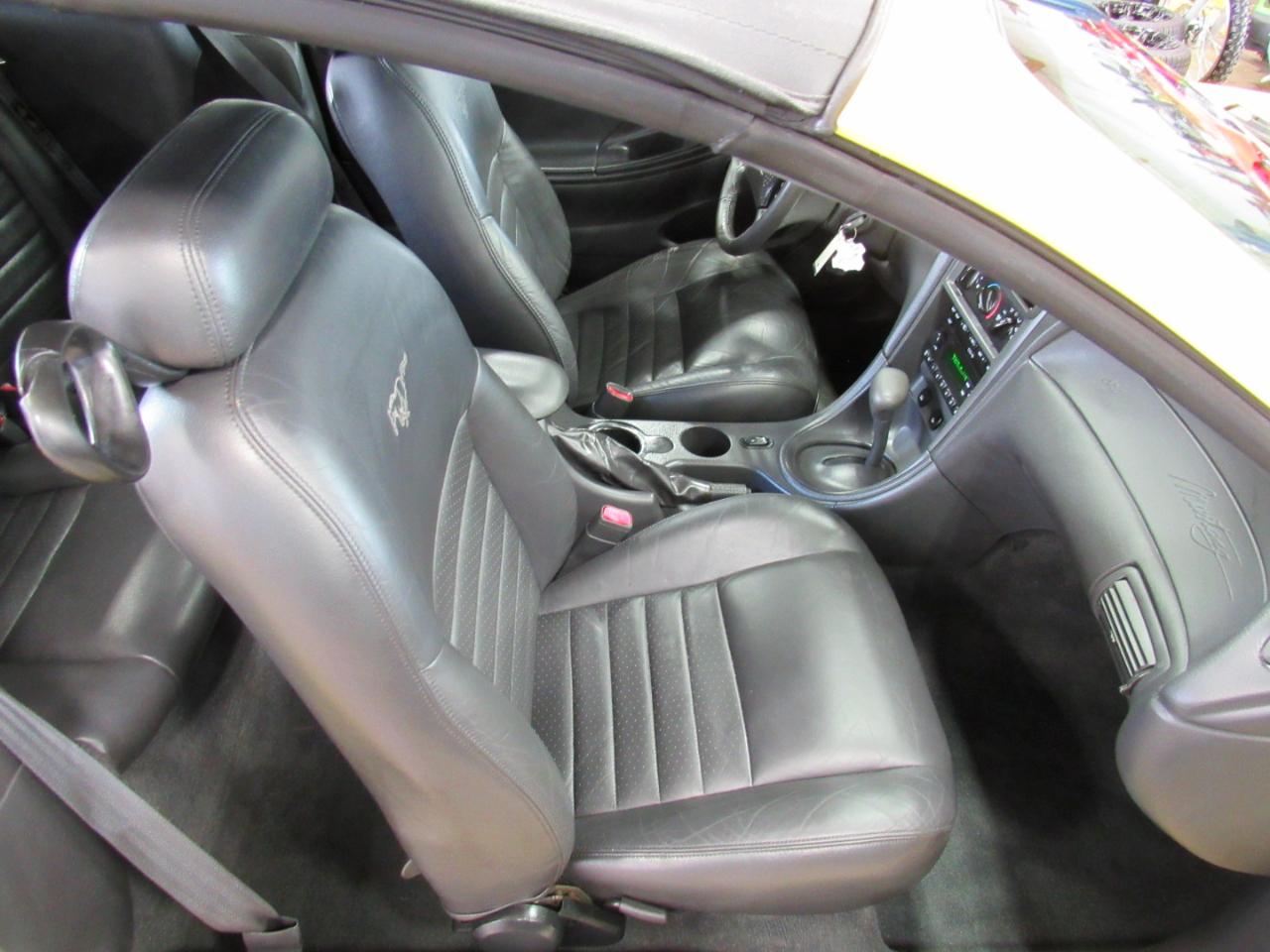 Ford Mustang 2dr Convertible GT Deluxe 2001