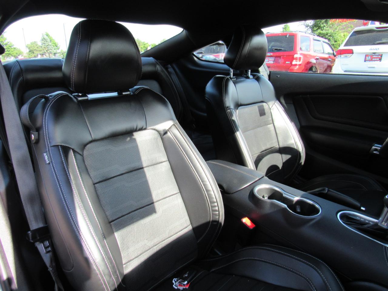 Ford Mustang EcoBoost Fastback 2020