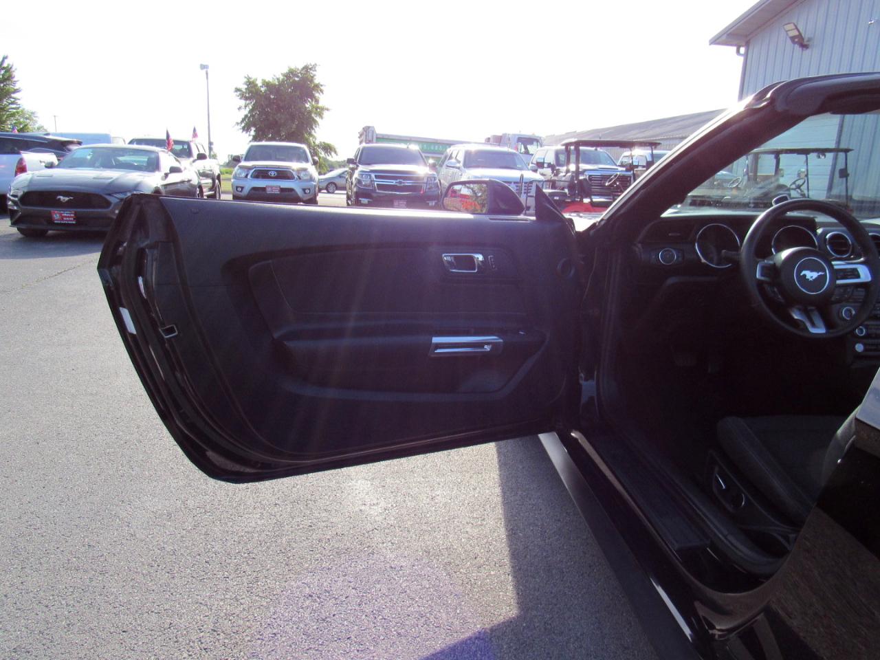Ford Mustang 2dr Conv V6 2016