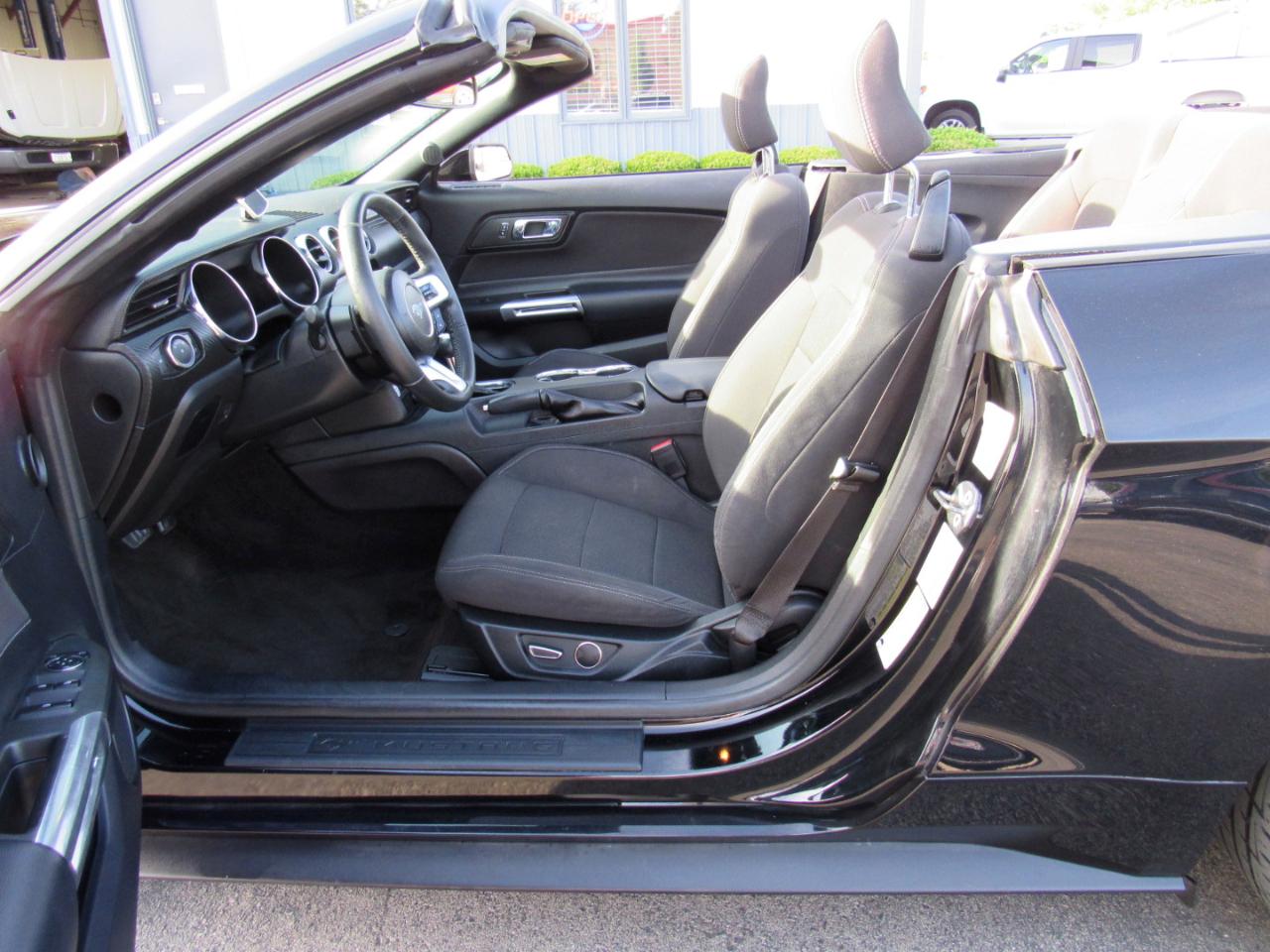Ford Mustang 2dr Conv V6 2016