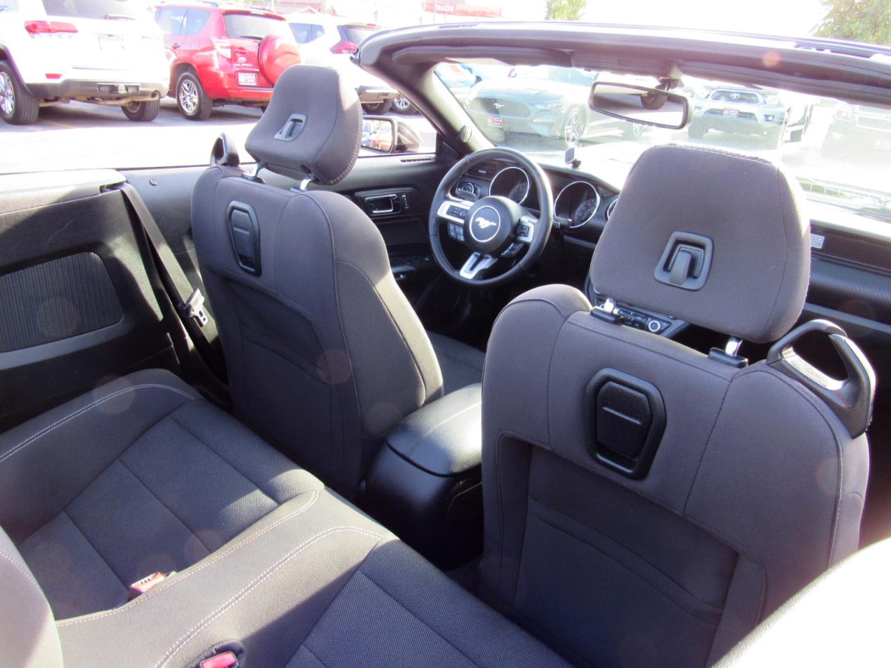 Ford Mustang 2dr Conv V6 2016