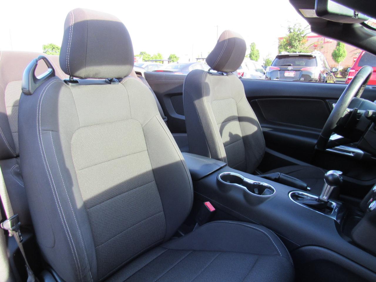 Ford Mustang 2dr Conv V6 2016
