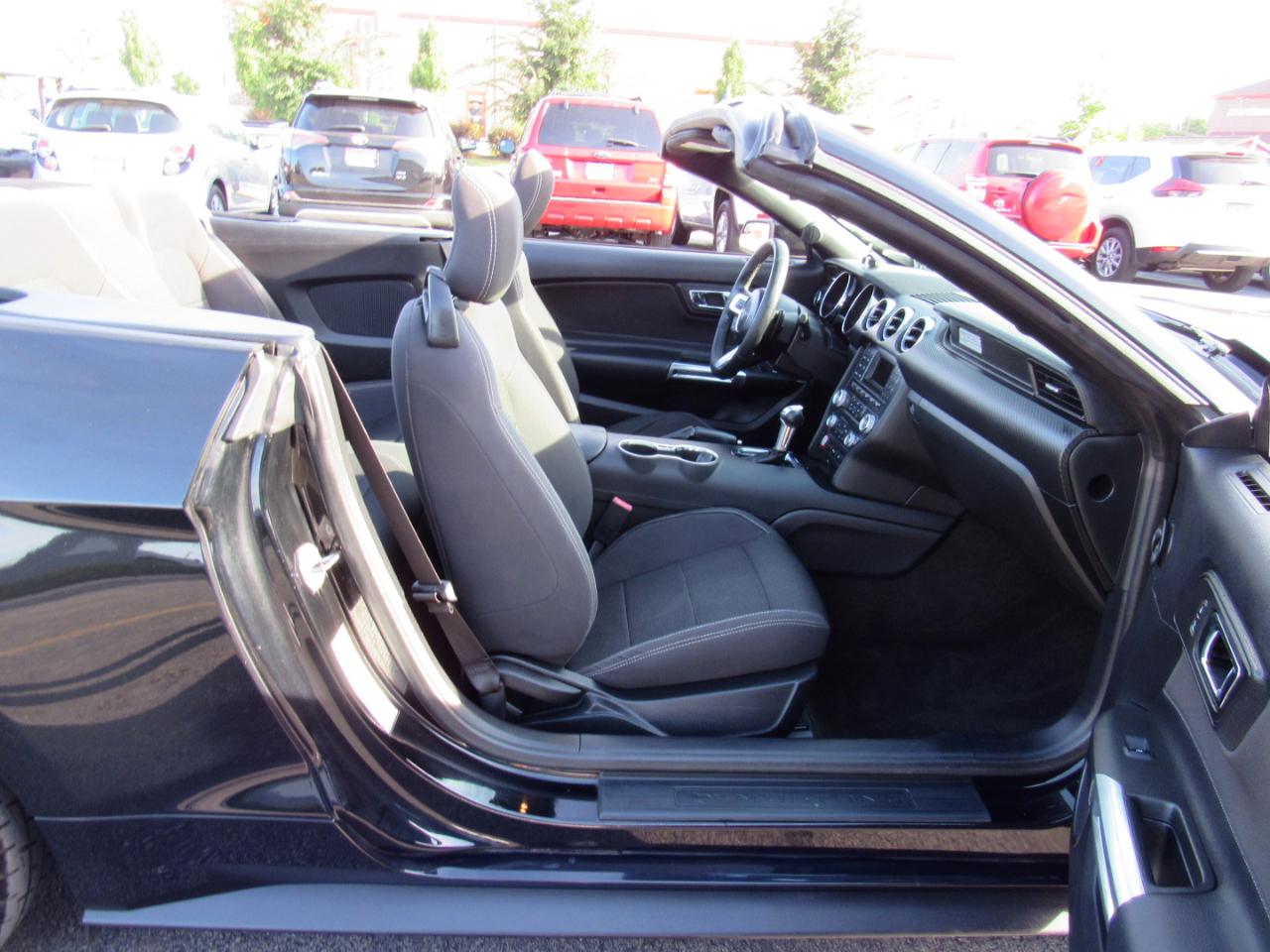 Ford Mustang 2dr Conv V6 2016