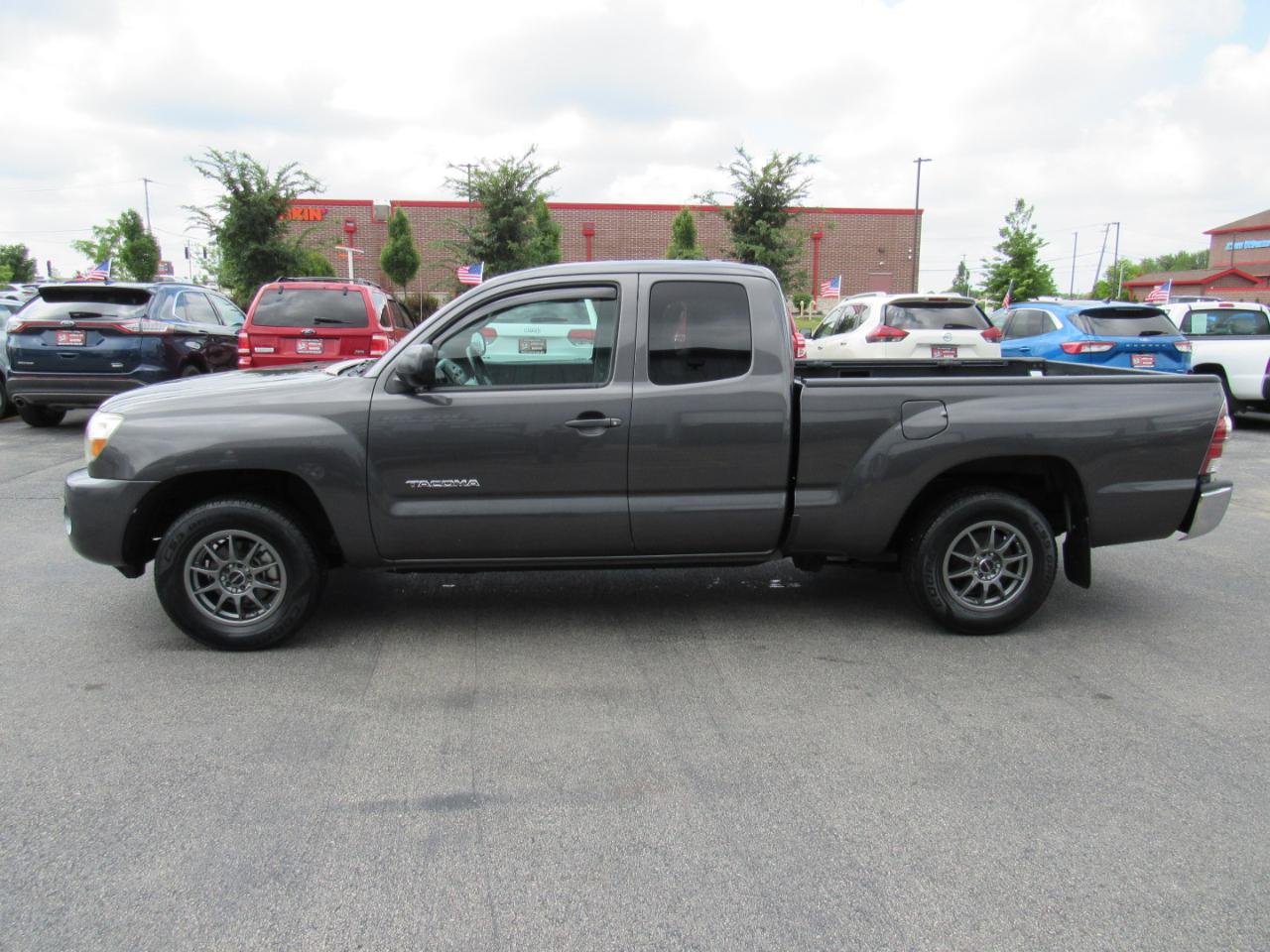 Toyota Tacoma 4WD Access Cab I4 AT SR (Natl) 2010