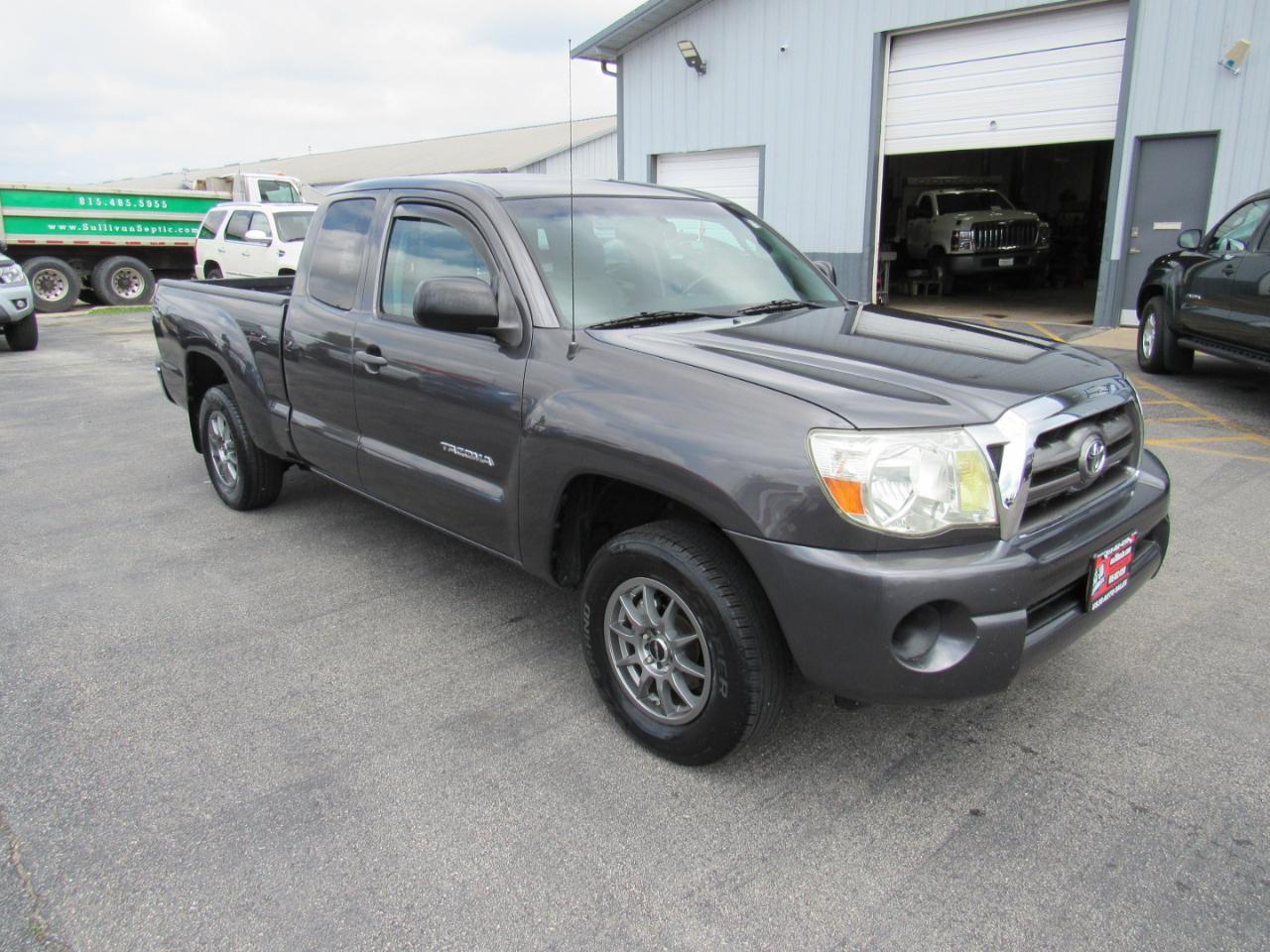 Toyota Tacoma 4WD Access Cab I4 AT SR (Natl) 2010