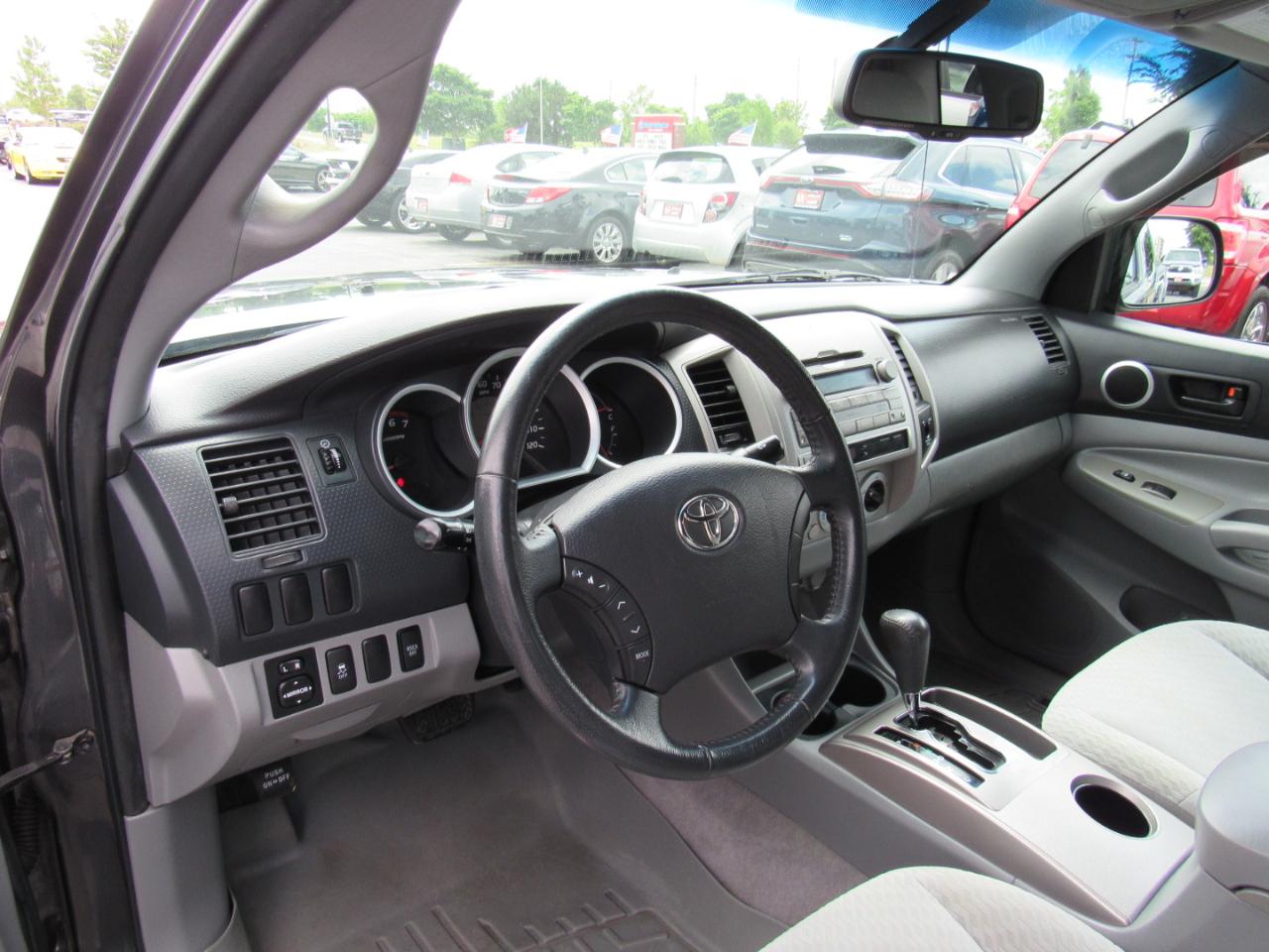 Toyota Tacoma 4WD Access Cab I4 AT SR (Natl) 2010