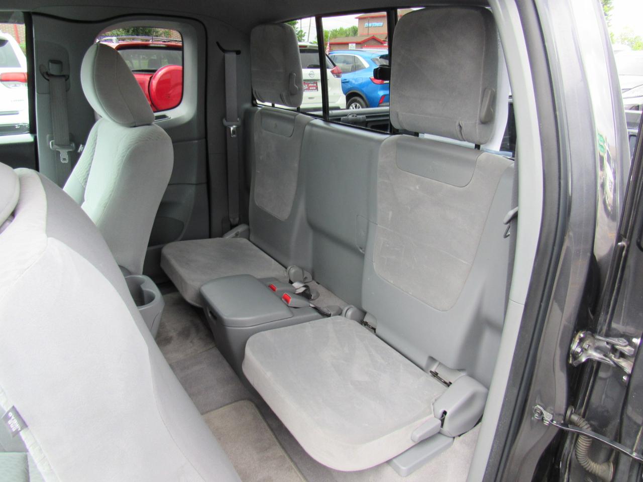 Toyota Tacoma 4WD Access Cab I4 AT SR (Natl) 2010
