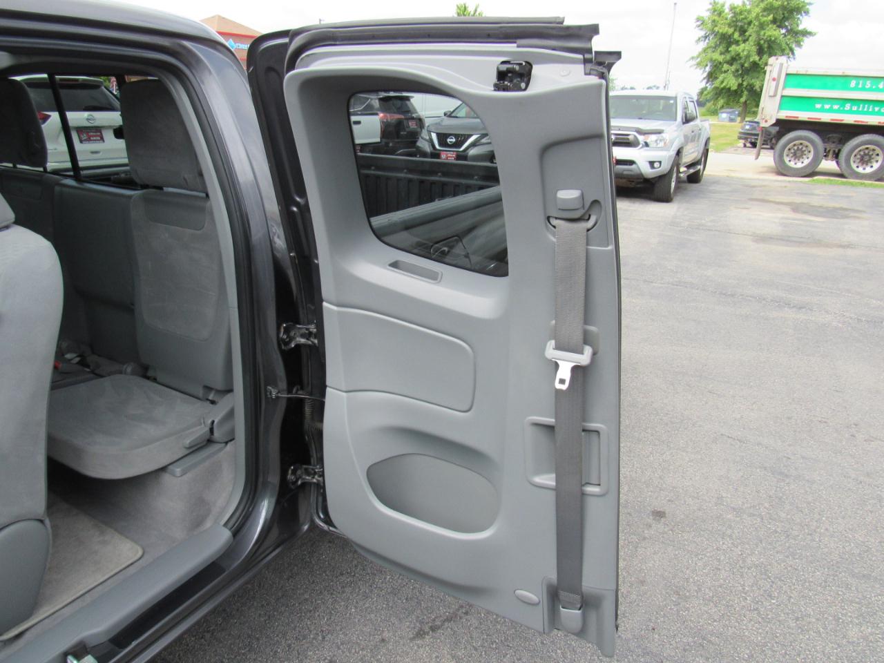 Toyota Tacoma 4WD Access Cab I4 AT SR (Natl) 2010