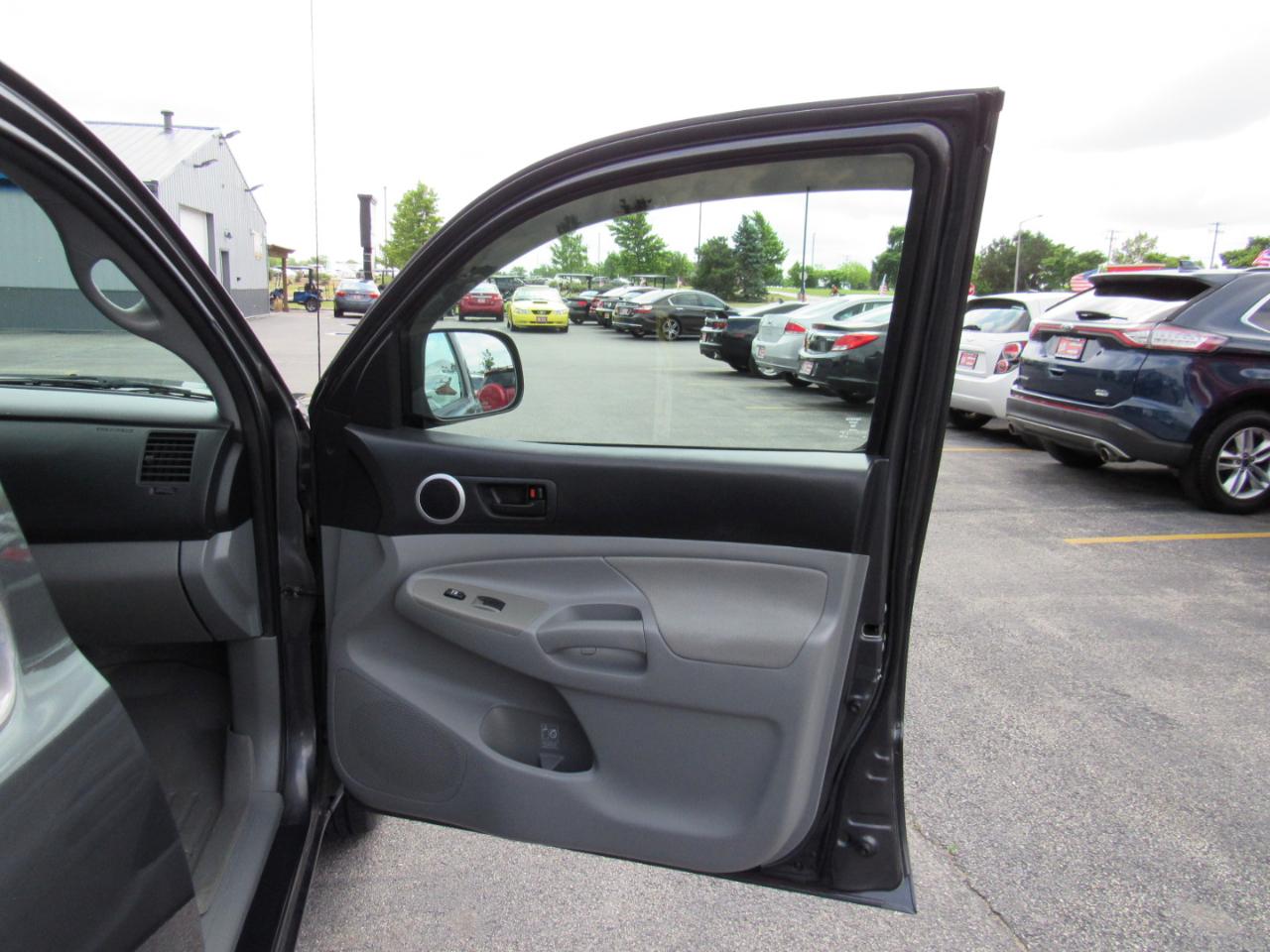 Toyota Tacoma 4WD Access Cab I4 AT SR (Natl) 2010
