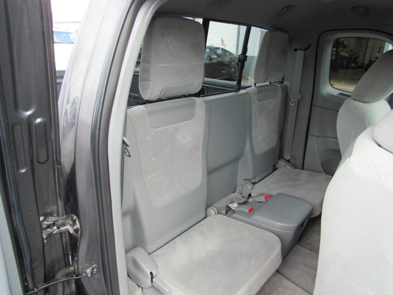 Toyota Tacoma 4WD Access Cab I4 AT SR (Natl) 2010