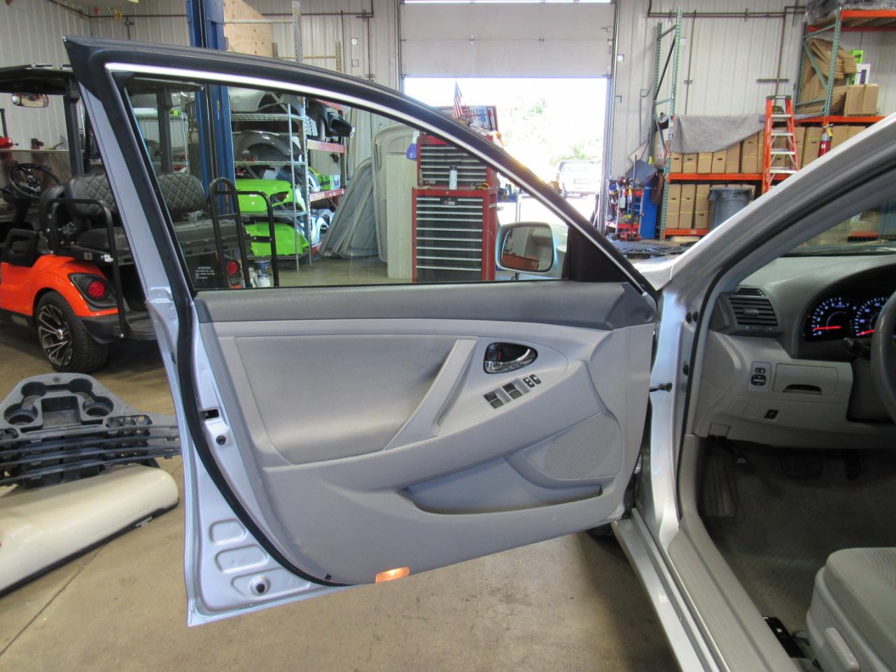 Toyota Camry 4dr Sdn I4 Auto LE (Natl) 2011