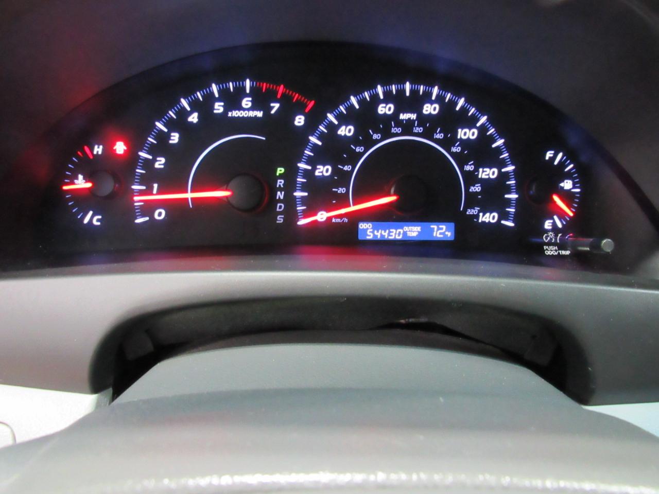 Toyota Camry 4dr Sdn I4 Auto LE (Natl) 2011