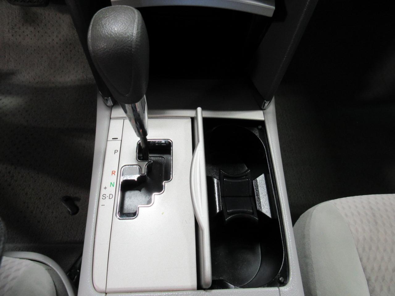 Toyota Camry 4dr Sdn I4 Auto LE (Natl) 2011