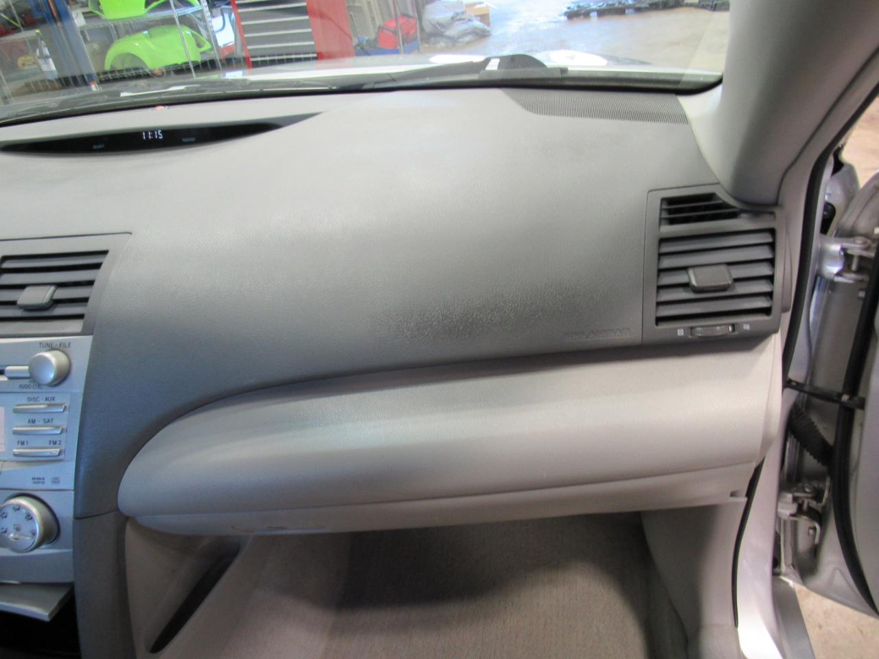 Toyota Camry 4dr Sdn I4 Auto LE (Natl) 2011