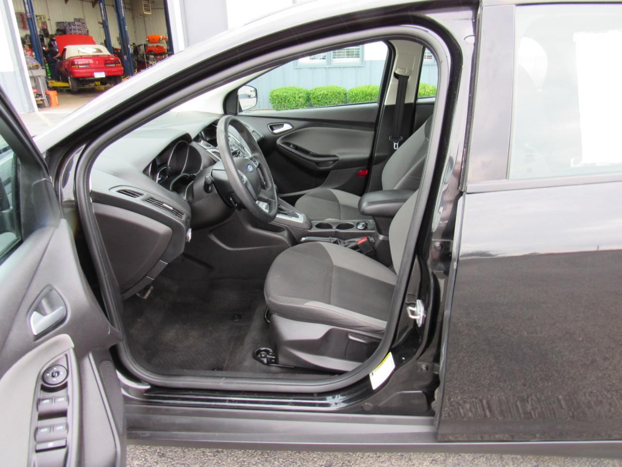 Ford Focus 4dr Sdn SE 2014