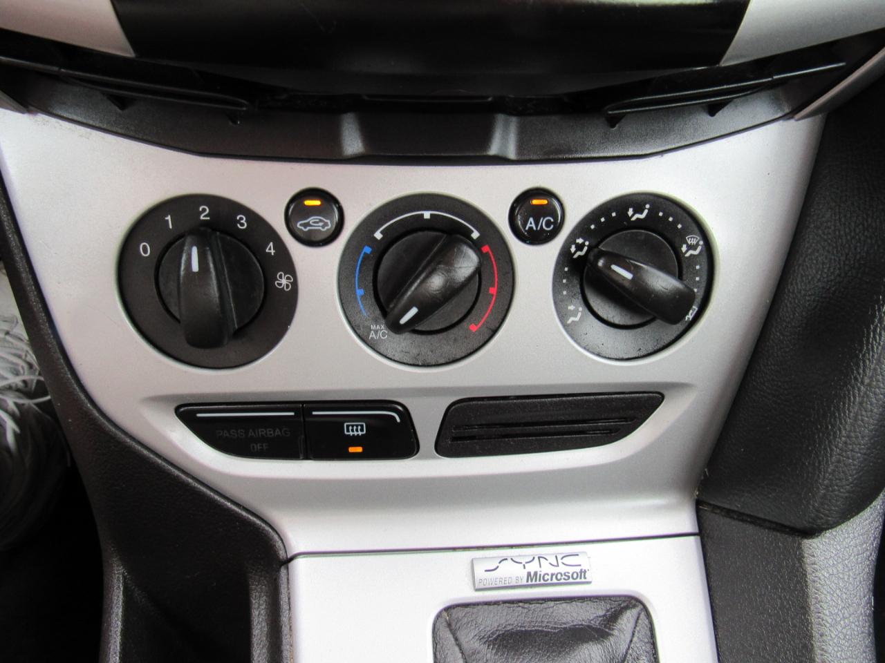 Ford Focus 4dr Sdn SE 2014