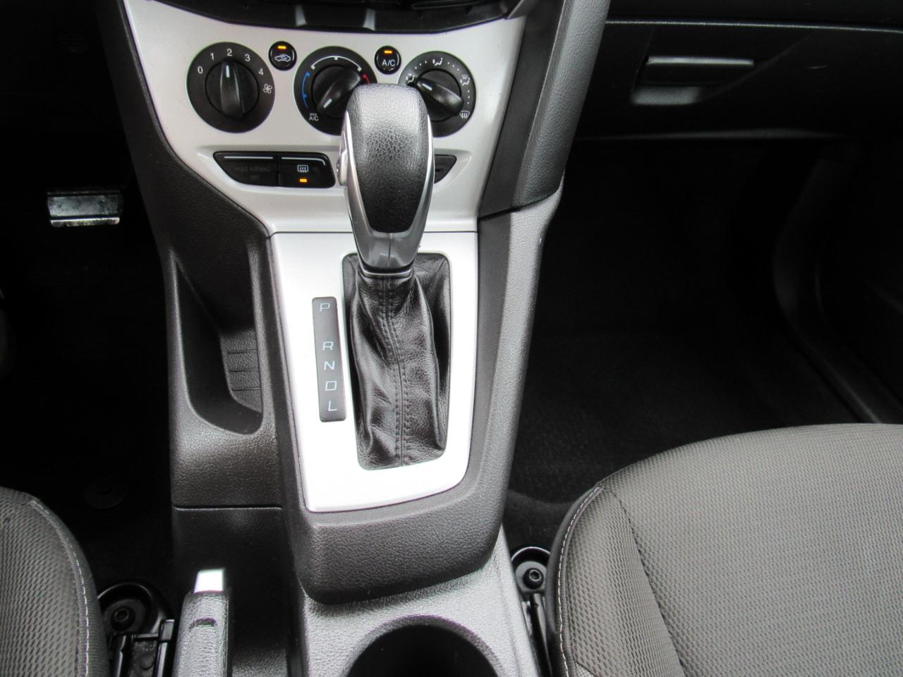 Ford Focus 4dr Sdn SE 2014