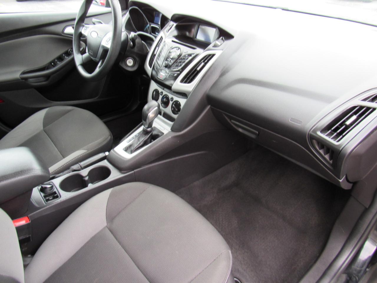 Ford Focus 4dr Sdn SE 2014