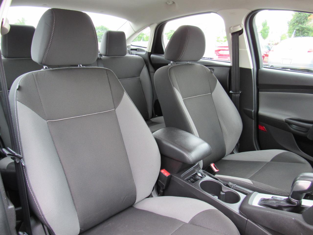 Ford Focus 4dr Sdn SE 2014