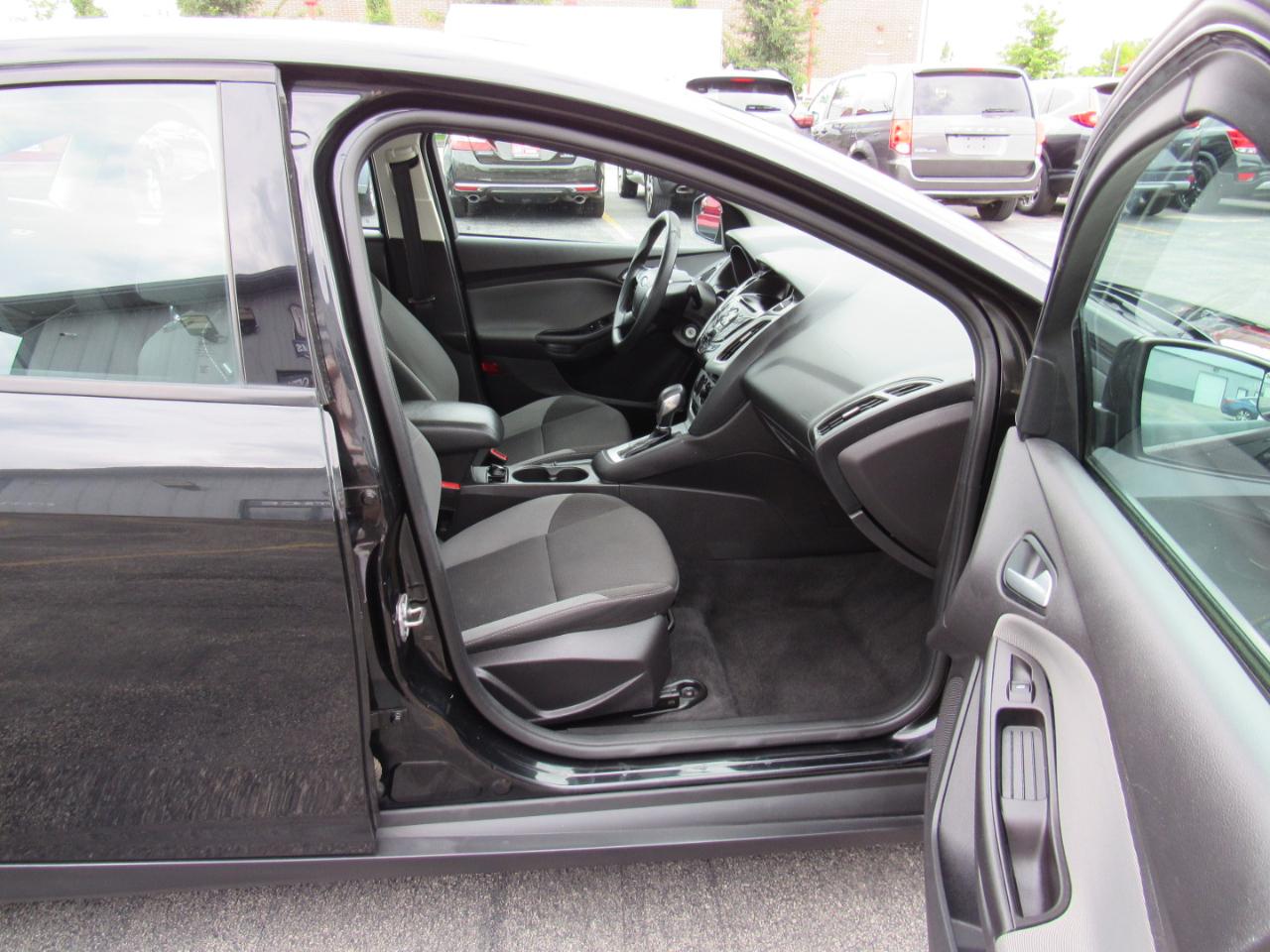 Ford Focus 4dr Sdn SE 2014