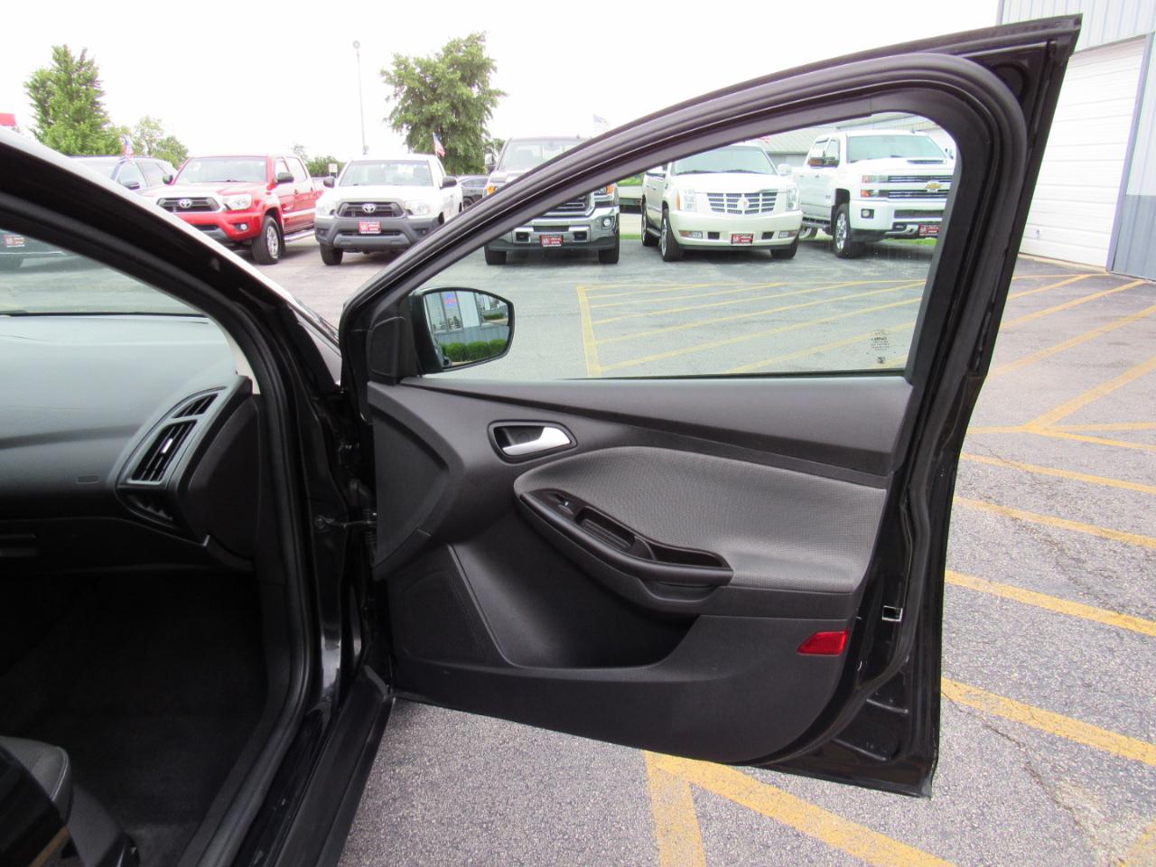 Ford Focus 4dr Sdn SE 2014
