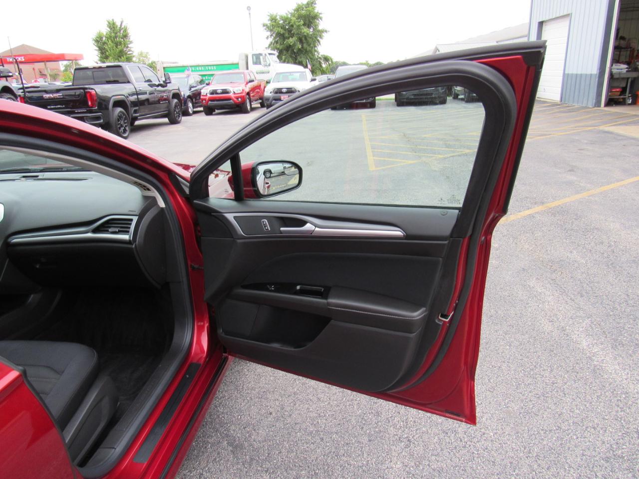 Ford Fusion 4dr Sdn SE FWD 2013