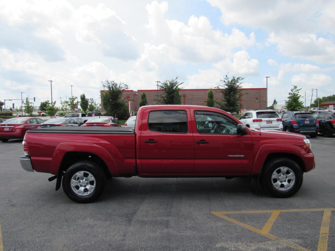 Toyota Tacoma 4WD Double Cab LB V6 AT (Natl) 2015