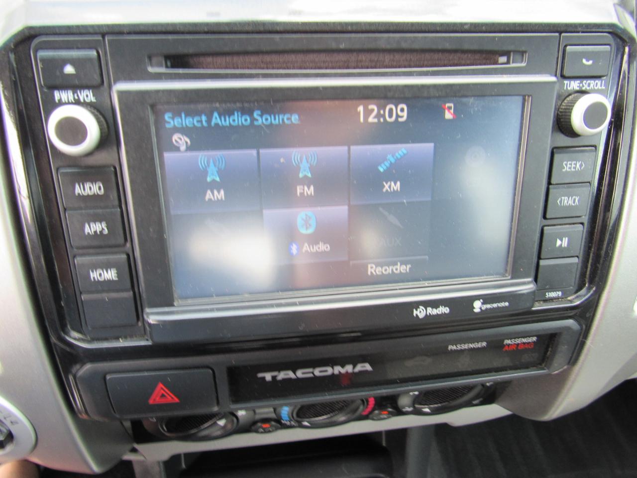 Toyota Tacoma 4WD Double Cab LB V6 AT (Natl) 2015