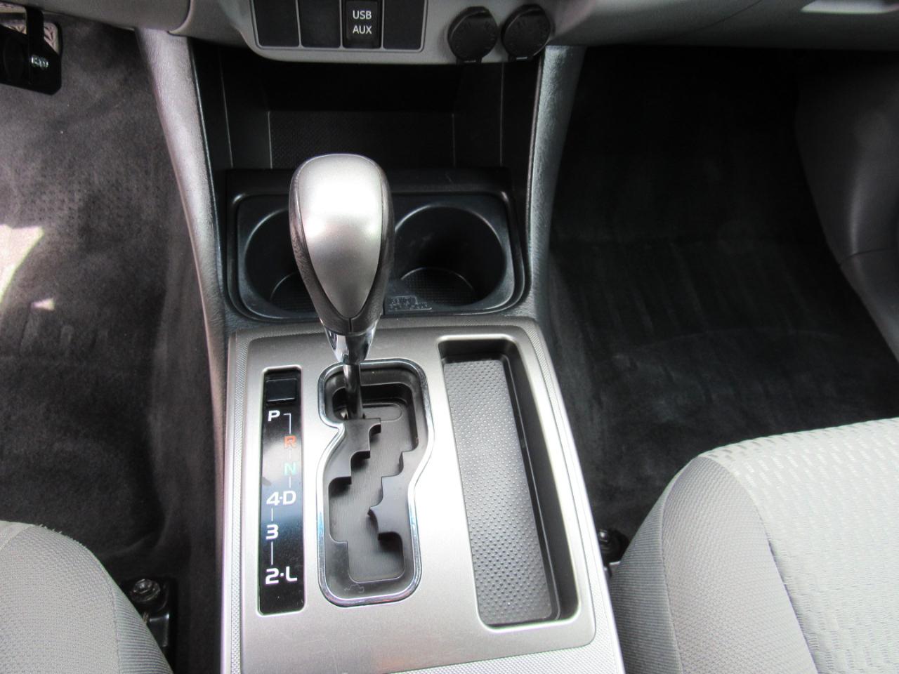 Toyota Tacoma 4WD Double Cab LB V6 AT (Natl) 2015