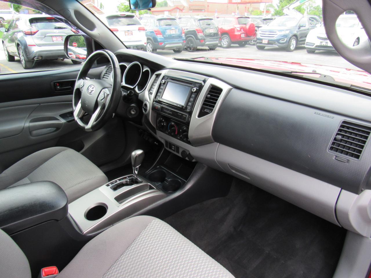 Toyota Tacoma 4WD Double Cab LB V6 AT (Natl) 2015