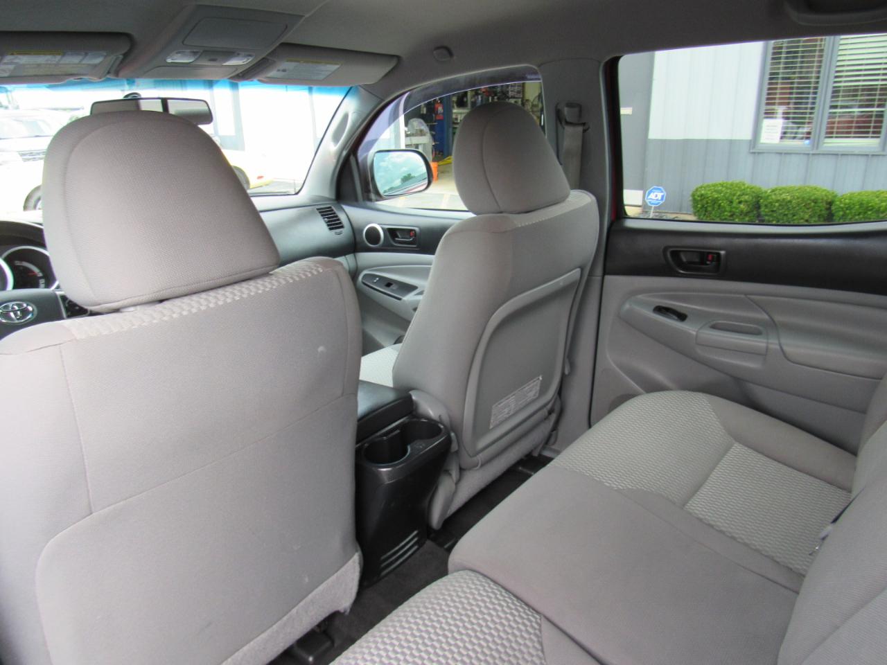 Toyota Tacoma 4WD Double Cab LB V6 AT (Natl) 2015