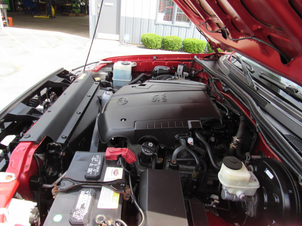 Toyota Tacoma 4WD Double Cab LB V6 AT (Natl) 2015