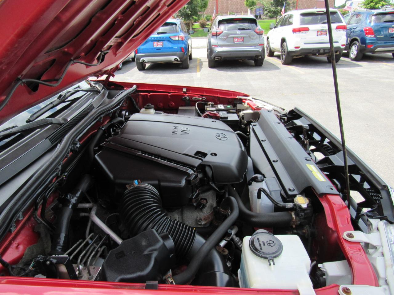 Toyota Tacoma 4WD Double Cab LB V6 AT (Natl) 2015