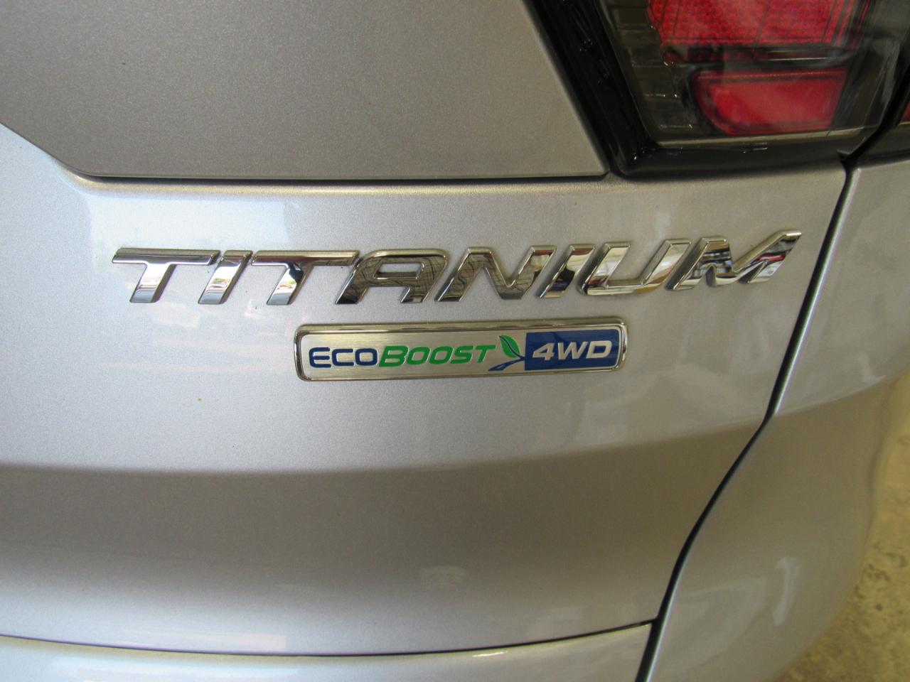 Ford Escape Titanium 4WD 2017