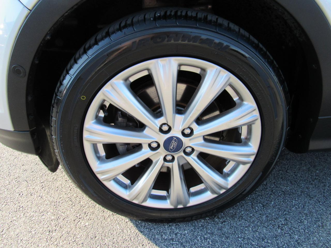 Ford Escape Titanium 4WD 2017
