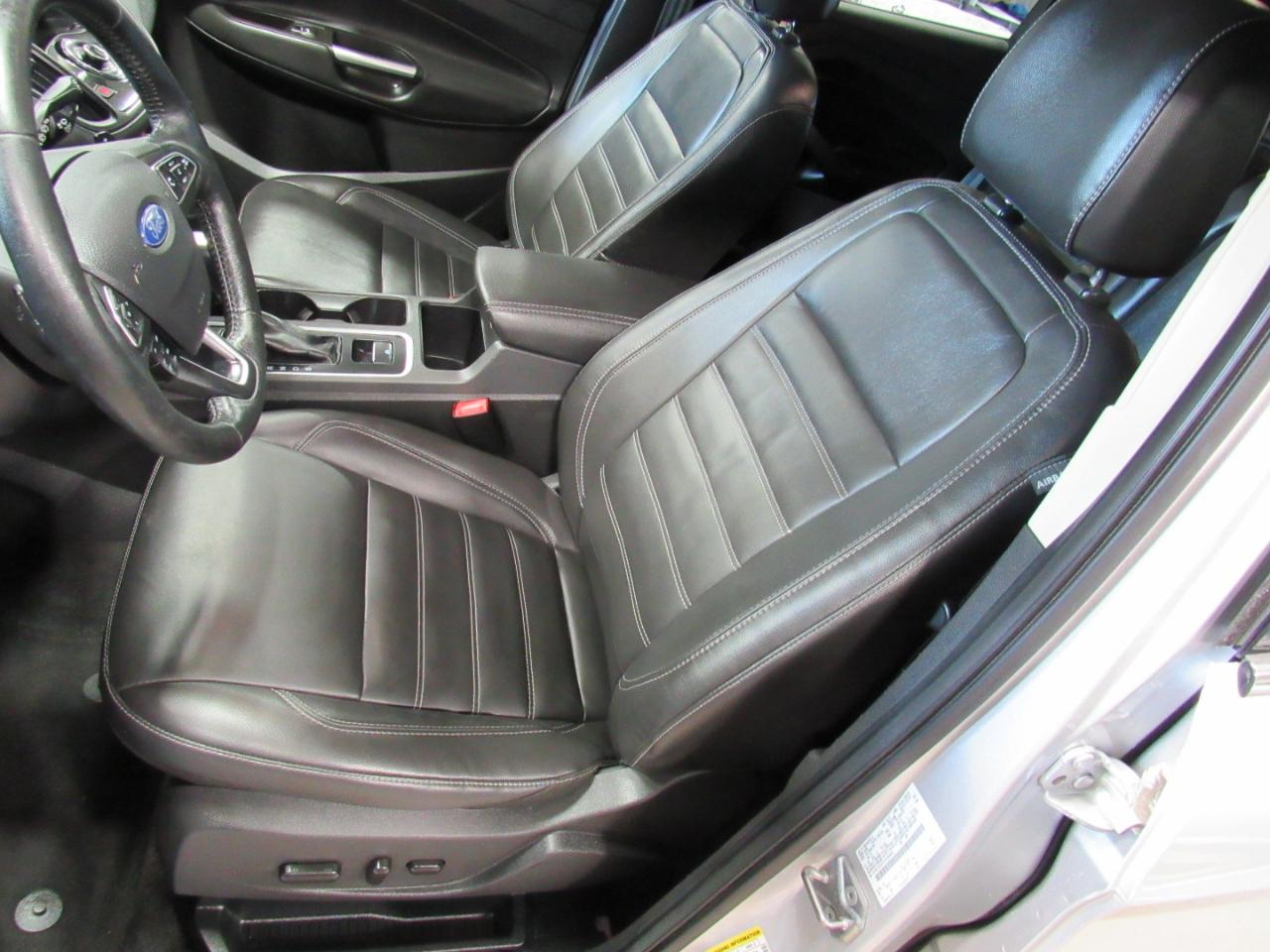 Ford Escape Titanium 4WD 2017