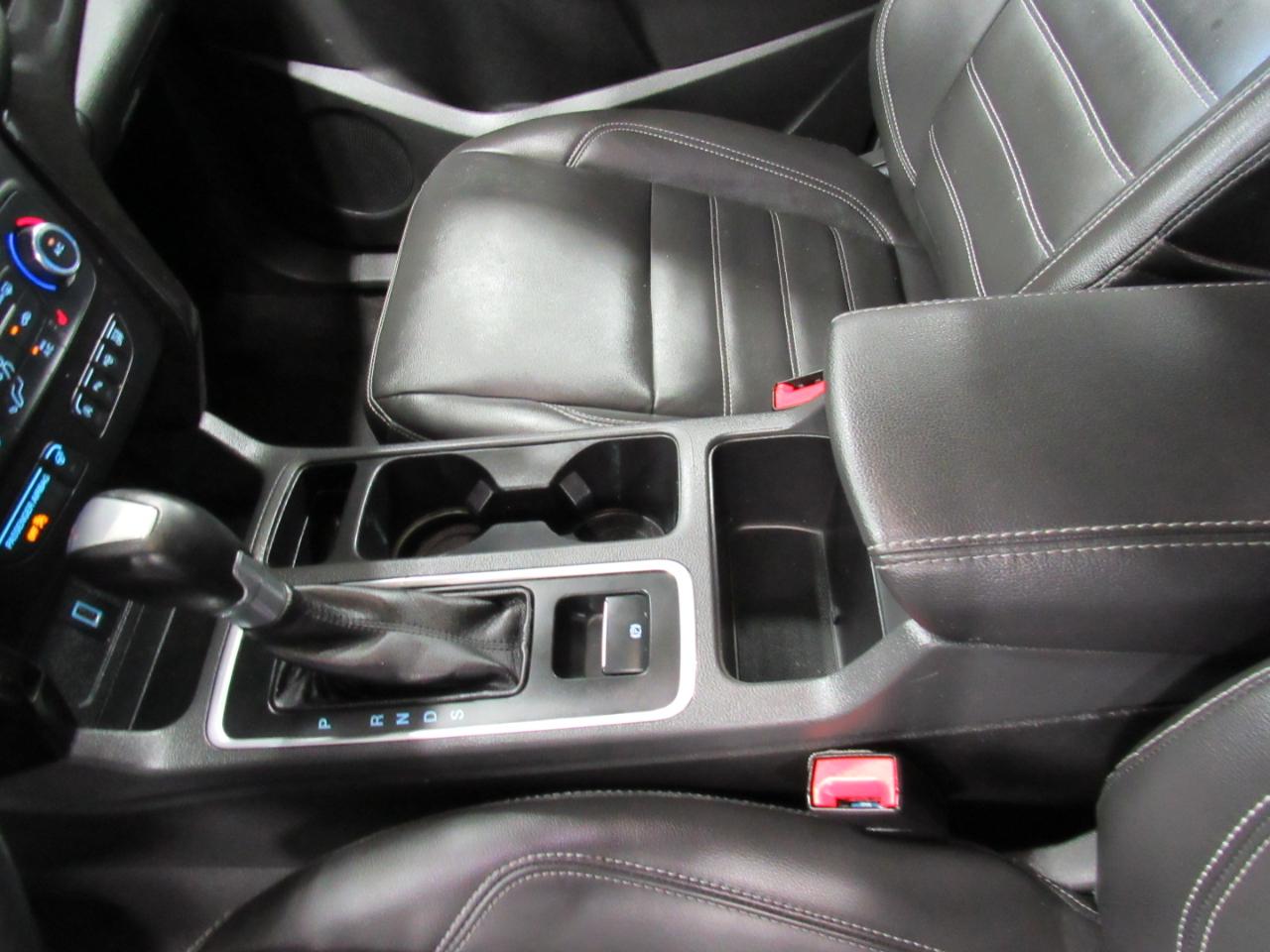 Ford Escape Titanium 4WD 2017
