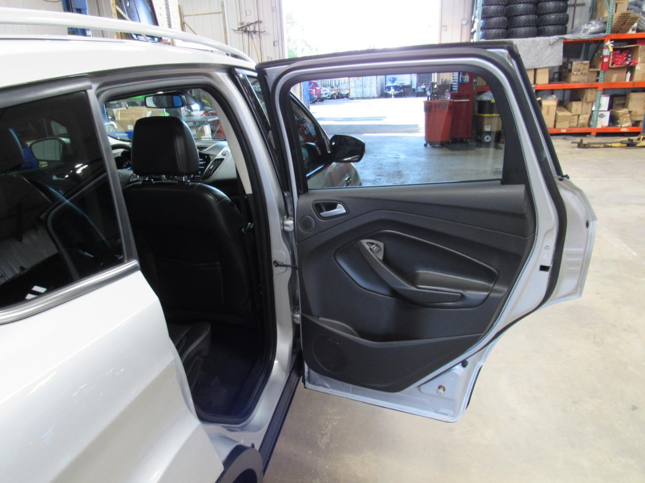 Ford Escape Titanium 4WD 2017