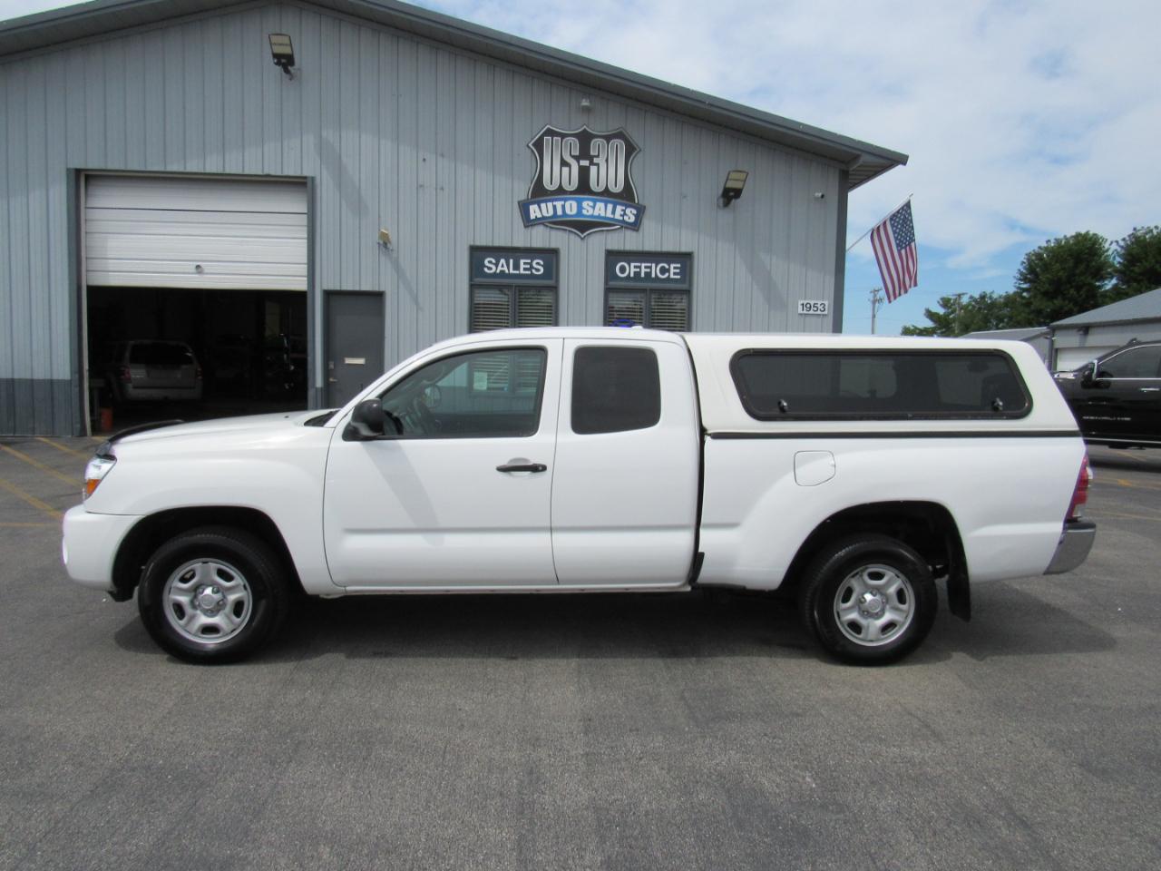 Toyota Tacoma 2WD Access I4 MT (Natl) 2009