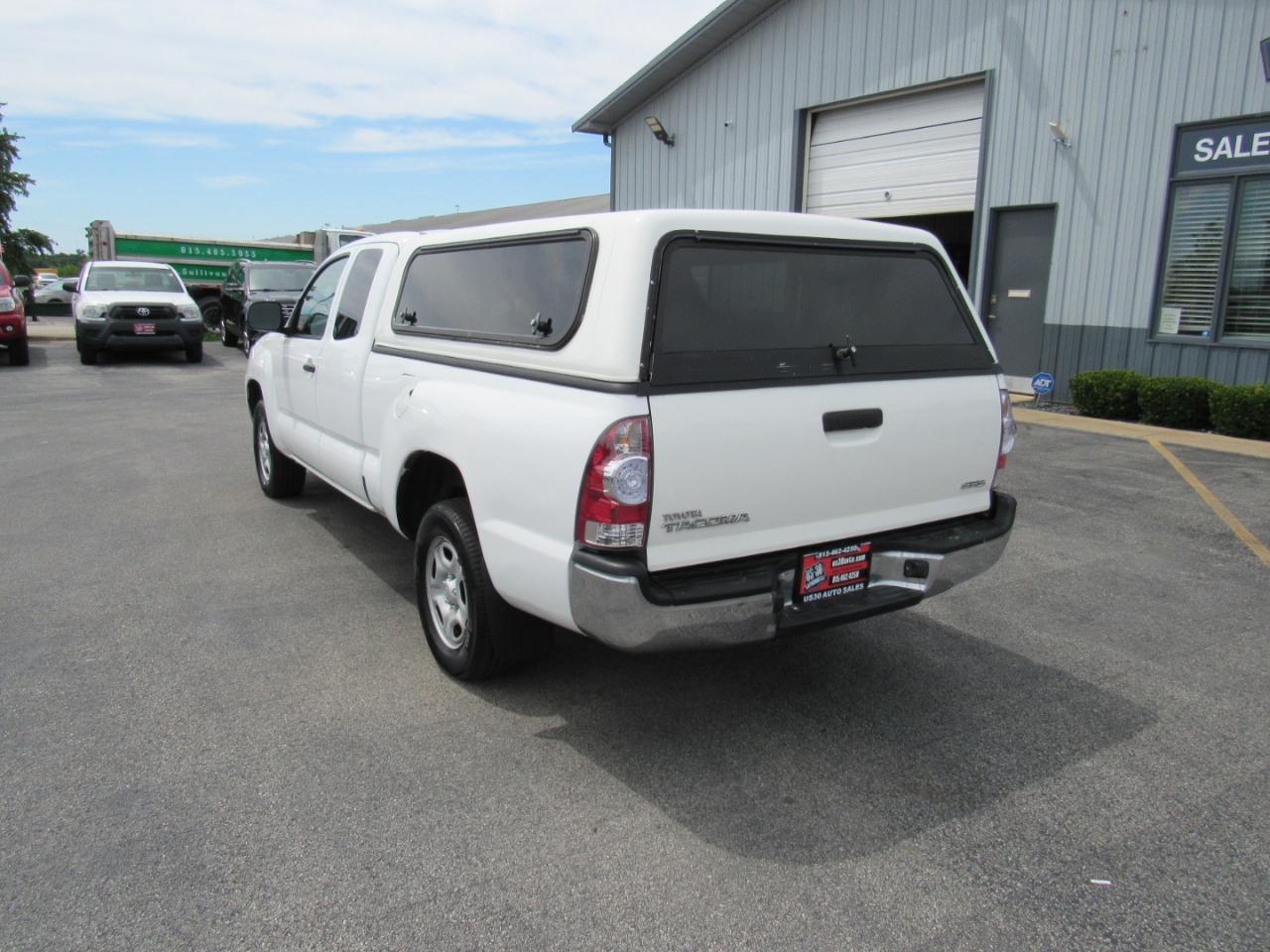 Toyota Tacoma 2WD Access I4 MT (Natl) 2009
