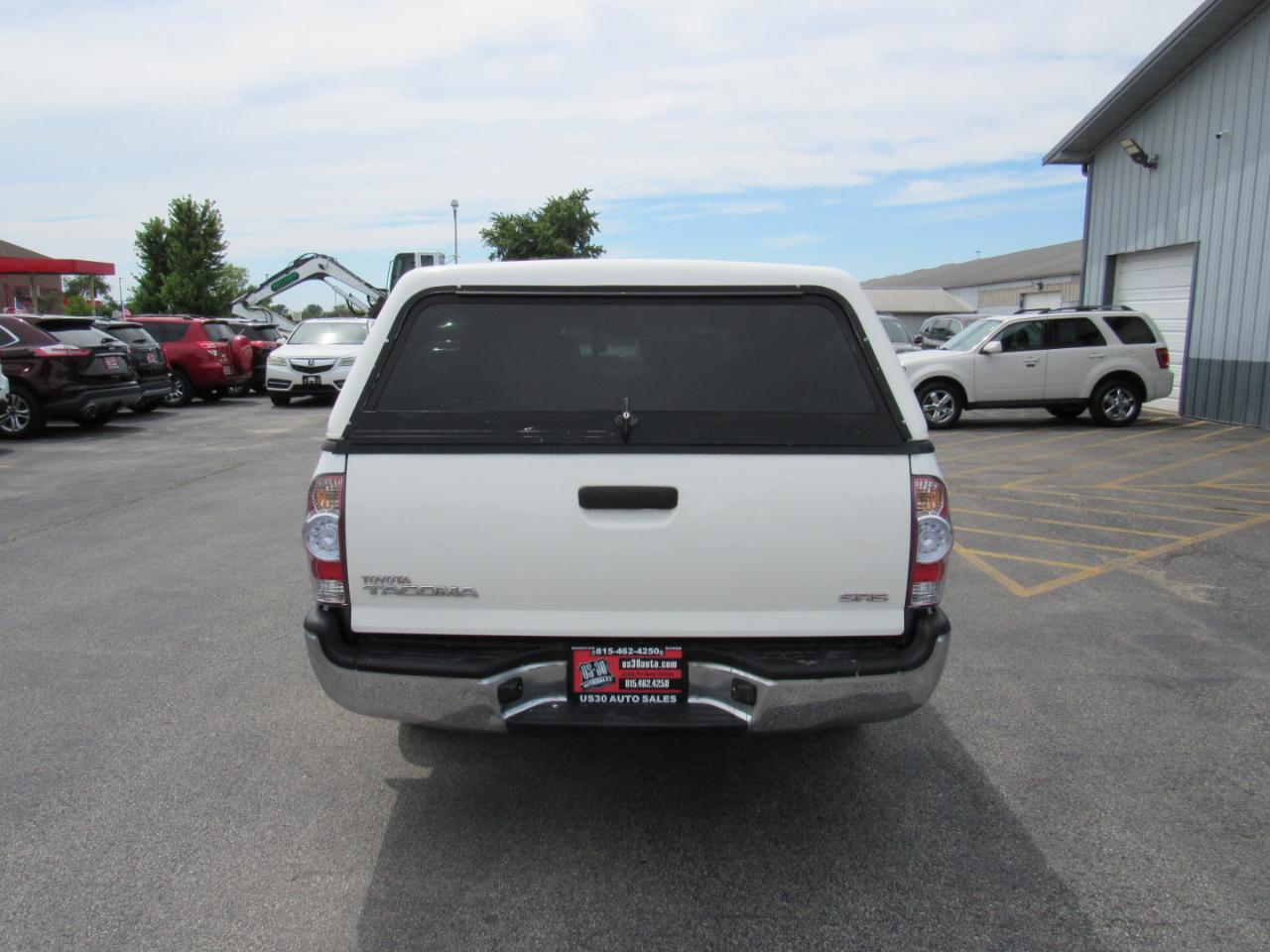 Toyota Tacoma 2WD Access I4 MT (Natl) 2009