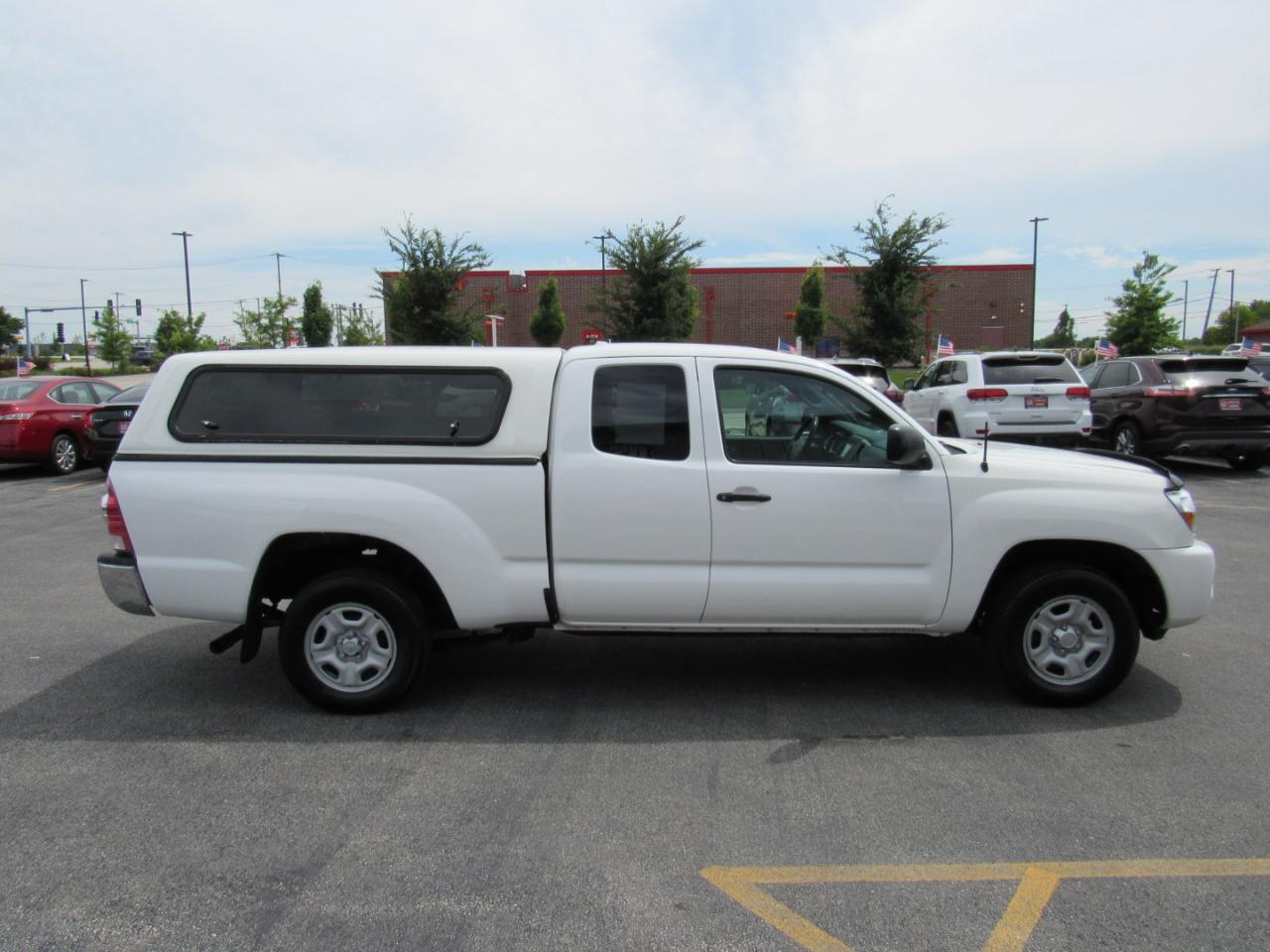 Toyota Tacoma 2WD Access I4 MT (Natl) 2009