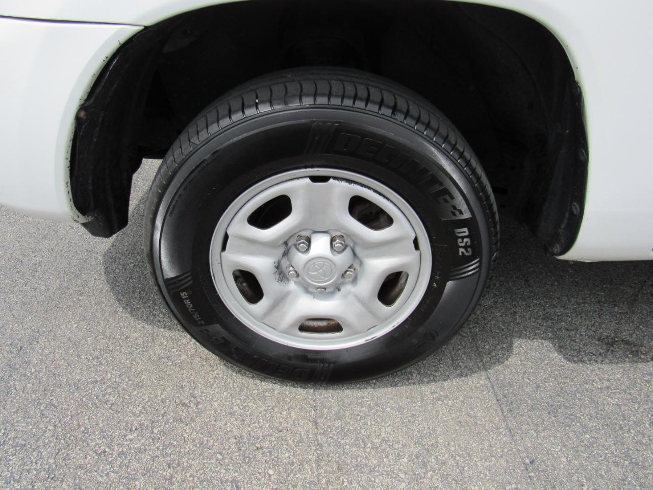 Toyota Tacoma 2WD Access I4 MT (Natl) 2009