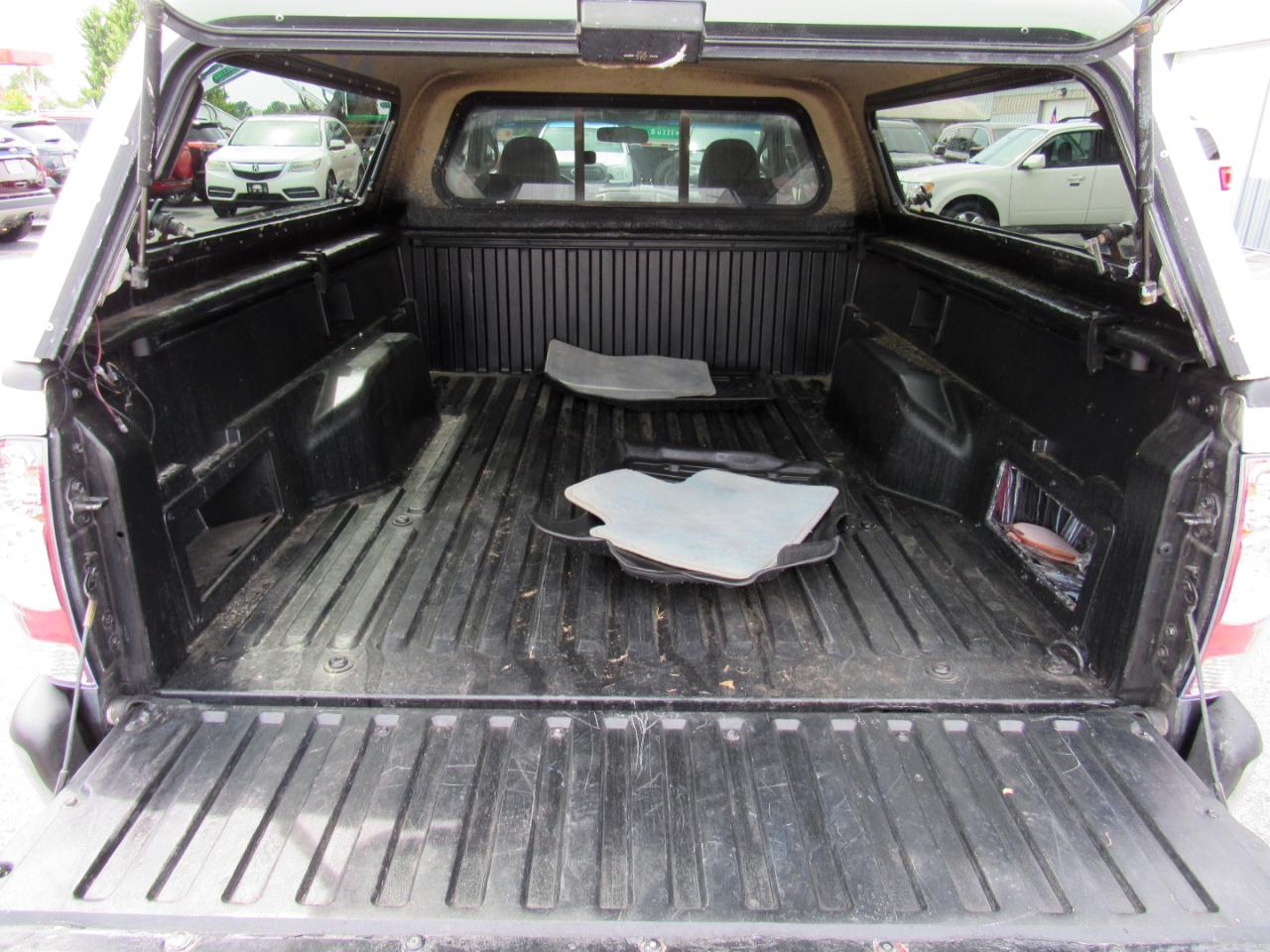 Toyota Tacoma 2WD Access I4 MT (Natl) 2009